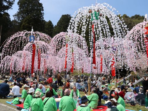 南山王日枝神社の春祭り（ホイノボリの祭）