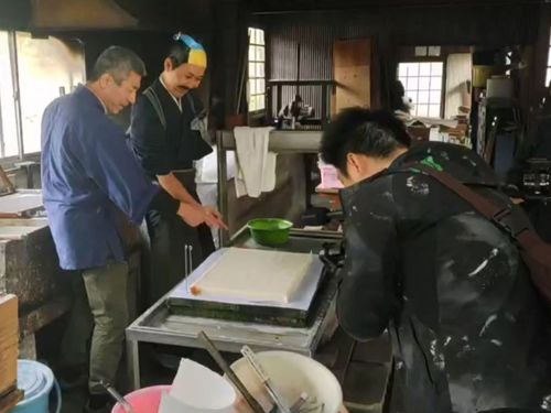 伝統工芸を今までにない軽快な作品に仕上げ、講師陣から「面白い！」と大絶賛でした。