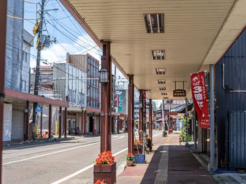 個性豊かな商店街や飲屋街も散策しましょう