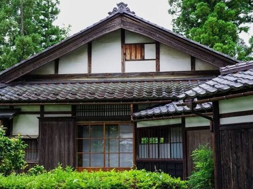 不動産探しや空き家の内見もツアーで送迎