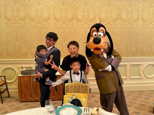ご家族と一緒に(名嘉村さんご提供)