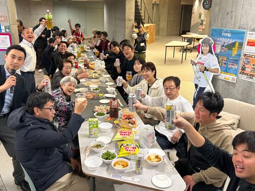 新しく出来た施設で恒例のごちゃ混ぜ交流会（町長、副町長も参加）