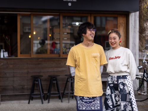 お好み焼き屋「 acatoki」 を運営する 井本ご夫婦