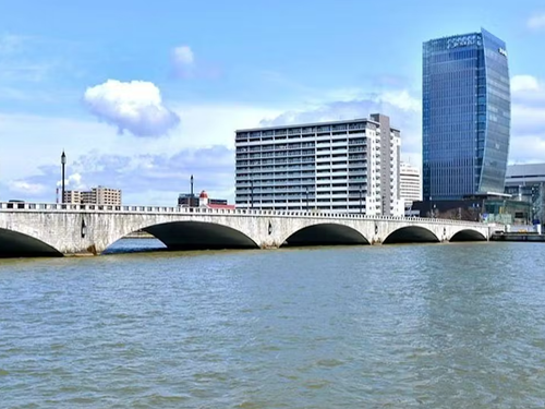 萬代橋