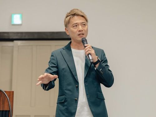 しもばやしさん（ファミリーレストラン　よしもと滋賀県住みます芸人）