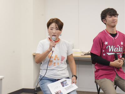 セミナーでお話される生利さん。お隣は#Case４でご紹介した村井さん。