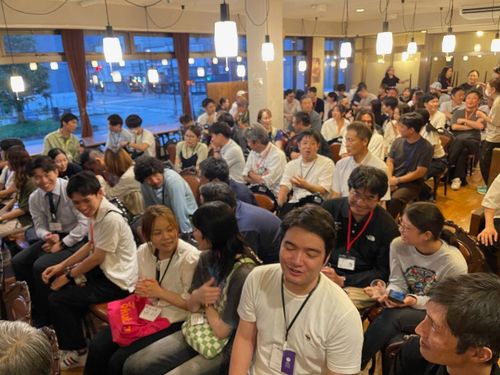 白馬駅から1分、駅前の藤屋食堂にて開催！