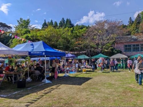 休校中の小学校で