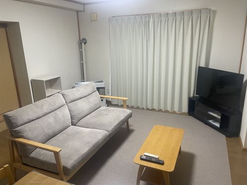 滞在中は移住体験住宅での宿泊となります。（男女別棟、部屋はお一人ずつのご利用））