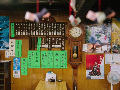 昭和レトロな店内