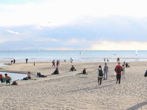 由比ヶ浜海岸にて