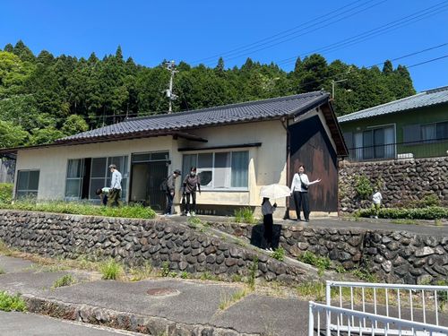 空き家見学の様子①