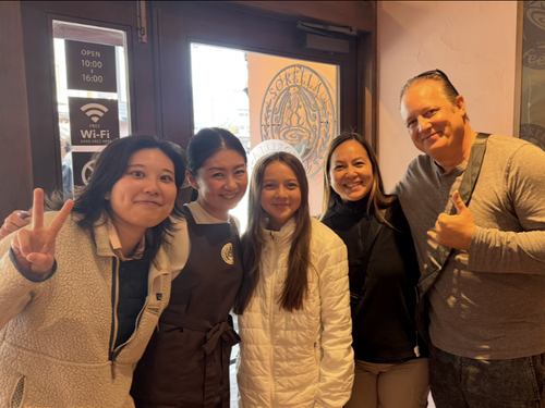 IN Tajimaの太田さん（左から2番目）が活動をサポートします。