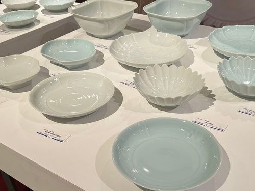青泉窯で製作した白磁