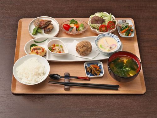 旬の地元野菜たっぷりの「おだいどこ野幸」のランチ
