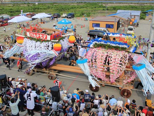 市内の伝統的な祭り「けんか七夕」