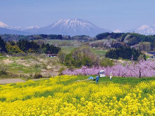 春の飯綱町の景観
