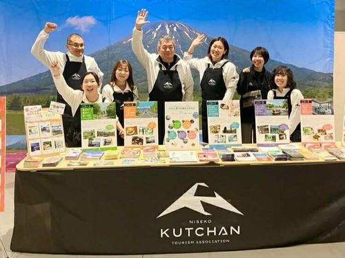イベント出展などの仕事も!オリジナルエプロンスタイルで参加