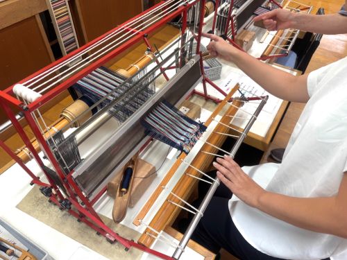 川俣町の伝統産業に触れながら機織りを体験!
