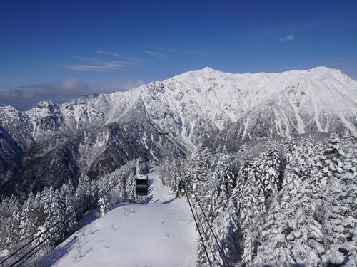 一面の雪景色。冬の朝には、ダイヤモンドダストがきらめくことも。