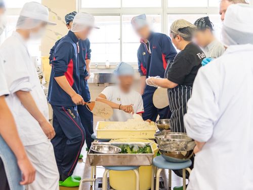 能登の発酵文化を学ぶ授業。この地ならではの学びを大切にしています。