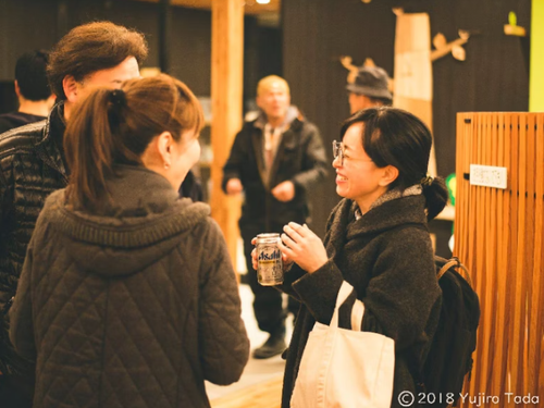 初めて会う人も自然と仲良くなれます。