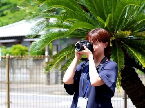 情報発信には人を惹きつける素材も必要。外へ出て取材や撮影をすることも。