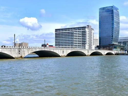 萬代橋