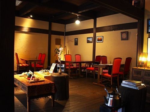 世界2大・嗜好飲料のビールとコーヒーに肩を並べて、「出汁」を味わえるカフェ。