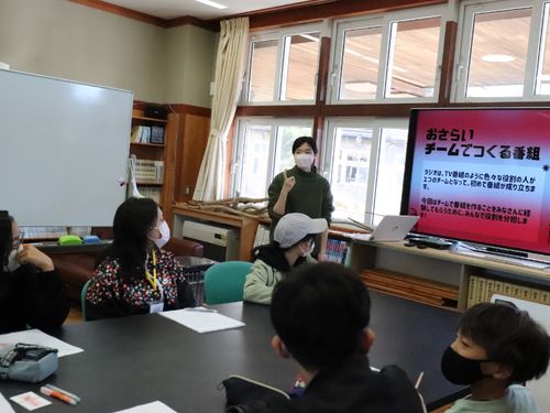 修学旅行の小学生受入れ　ラジオ番組制作体験