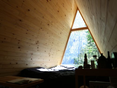 オーナー自らセルフビルドしたA-frame cabin