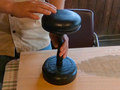 より良いものを作るため、試行錯誤の毎日。そんな中辿り着いた「栗の鉄染」に今は注力!