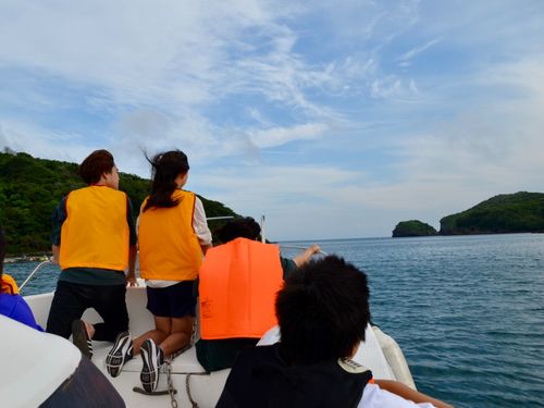 休日のひとコマ。地域の方にクルージングに連れていっていただきました。