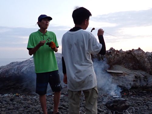 夏のひとコマ。島留学生と一緒にキャンプをしました。