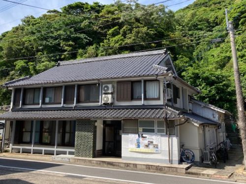 奈留しまなび舎、築約100年の古民家、外観は昔のままです!