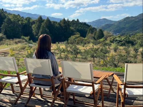 徳島唯一の村で果樹園を眺めるカフェ