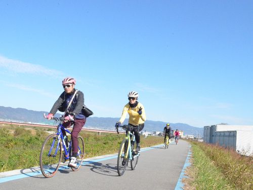 平坦で走りやすい紀の川サイクリングロード🚲