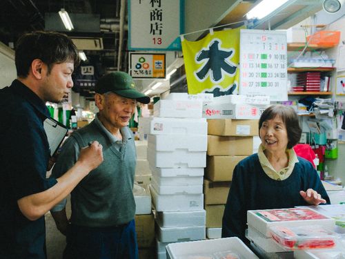 人とコミュニケーションを取ること好きな方、お待ちしてます。