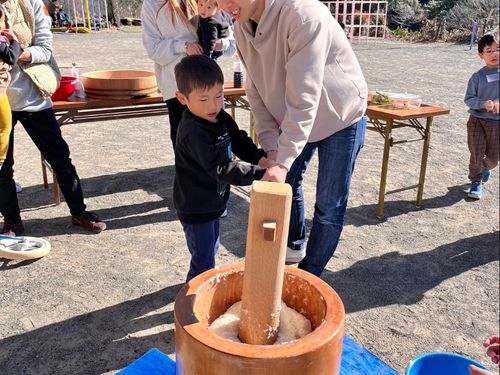 みんなでお餅つきもしました!!