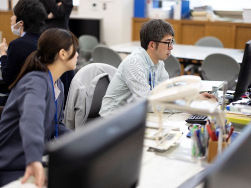 今年度から総合政策課内に設置された「人口戦略担当」。人口増加に向けた取組を推進しています。