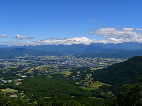 ふたつのアルプスに囲まれた、美しい景色が魅力の伊那市
