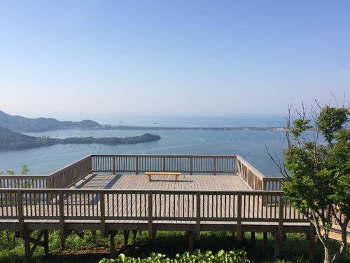 かぶと山の山頂から望む久美浜湾