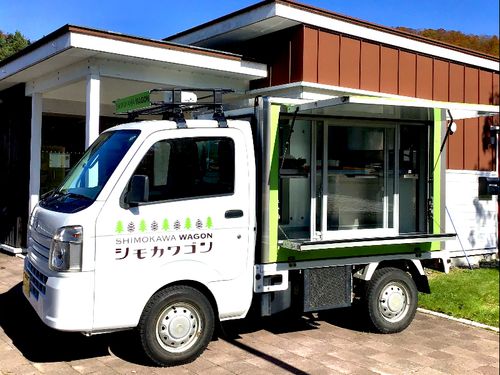 移動販売者「シモカワゴン」を使って屋外でハンバーガーやタコスを提供しました!