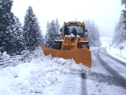 道路での除雪作業