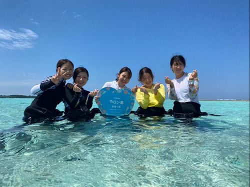 ヨロンの海の透明度を是非一度見てください！！！