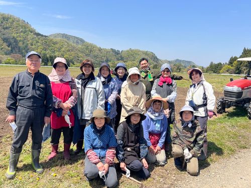 地域の方と畑整備（大戸地区）