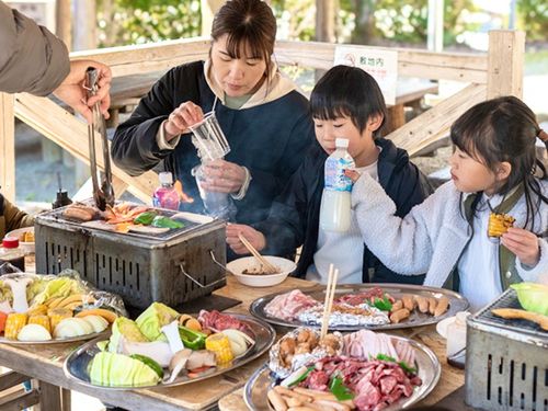 BBQ、レストラン、動物園と幅広く楽しめるふるさと村