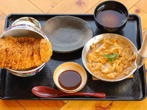 レストラン「味彩り‐あじさい‐」で人気のメニュー「ふてもふてカツ丼(韓国岳)500g」は絶品!