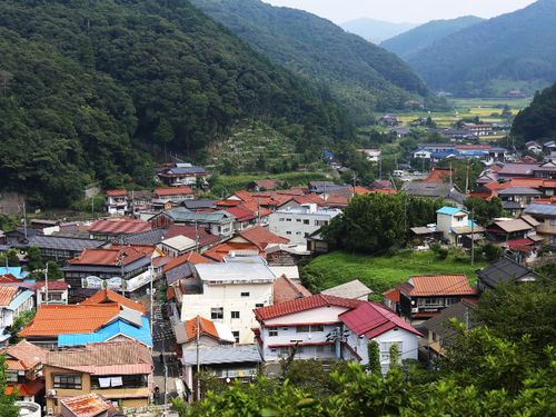 俵山温泉街の全景