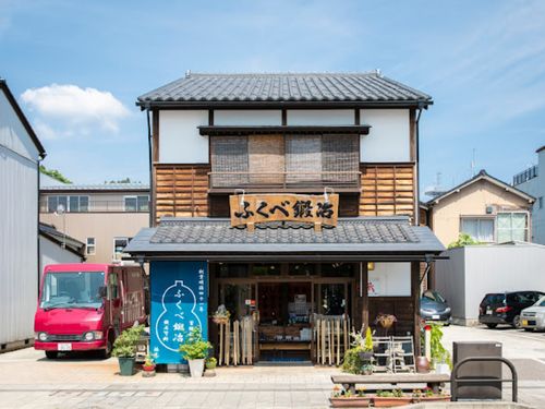 石川能登の小さな港町から、地域と時代に合った商品をつくり続けています